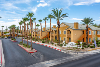 The Logan at Charleston in Las Vegas, NV - Foto de edificio - Building Photo