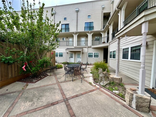 property at 1602 Elgin St