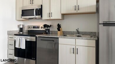 1030 Browning Rd in Lakeland, FL - Foto de edificio - Building Photo