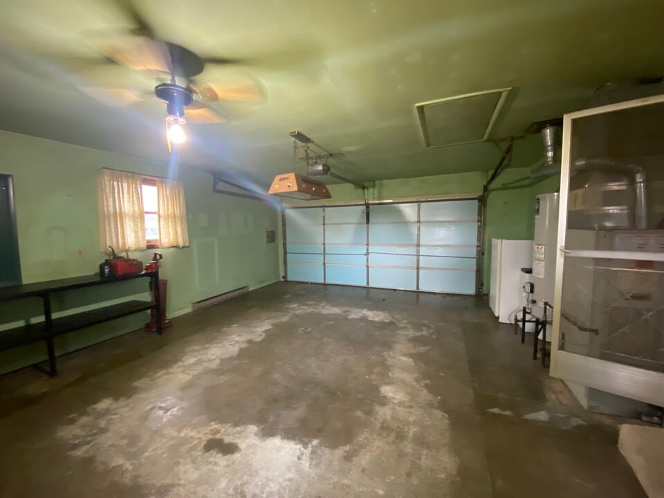 809 Greenfield Dr in Anderson, IN - Building Photo