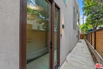 1251 N Formosa Ave in West Hollywood, CA - Building Photo - Building Photo