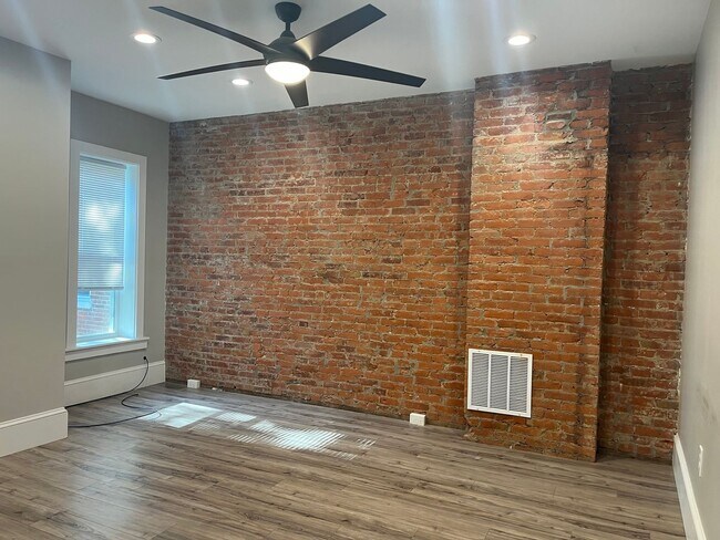18 W Liberty St-Unit -Apt 2 in Lancaster, PA - Building Photo - Building Photo