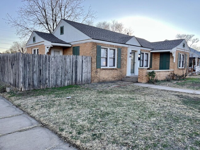 2201 28th St in Lubbock, TX - Building Photo - Building Photo