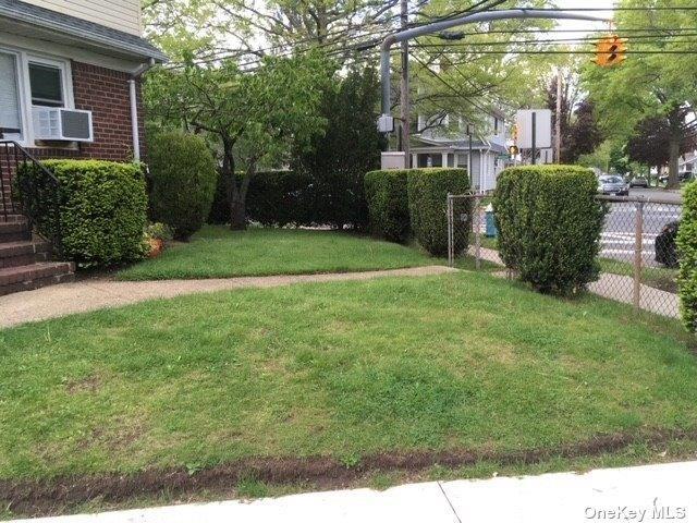 73 Elizabeth St in Floral Park, NY - Building Photo - Building Photo