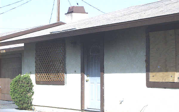 15496 Straight Arrow Rd in Apple Valley, CA - Building Photo - Building Photo