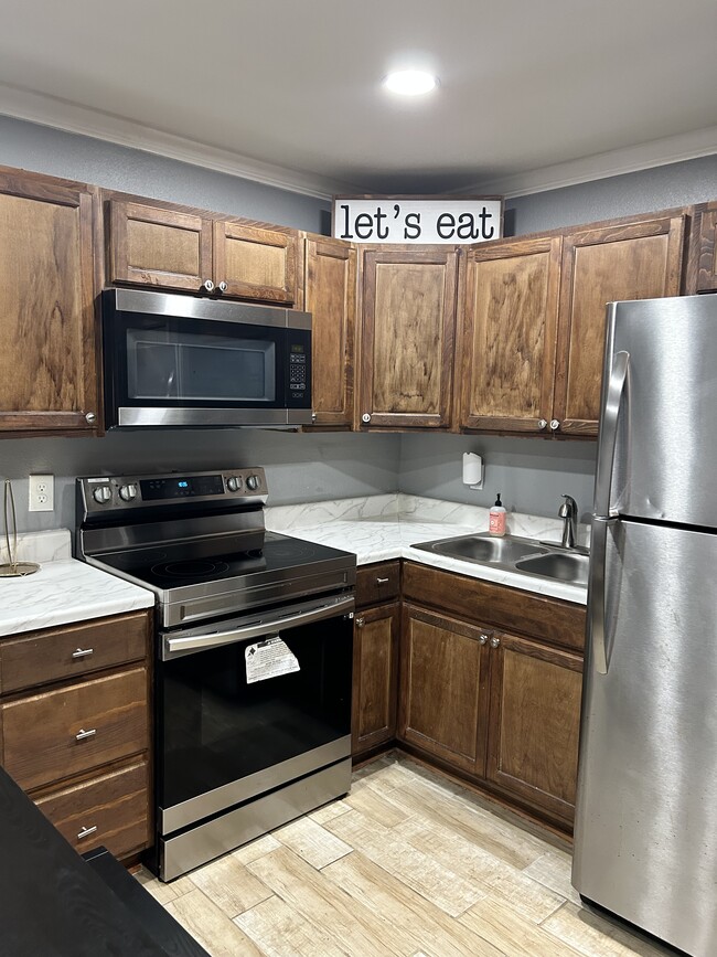 279 Chatsworth St in Baton Rouge, LA - Foto de edificio - Building Photo