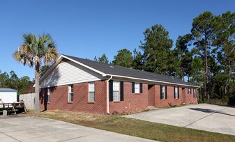2375-2377 Andorra St in Navarre, FL - Building Photo