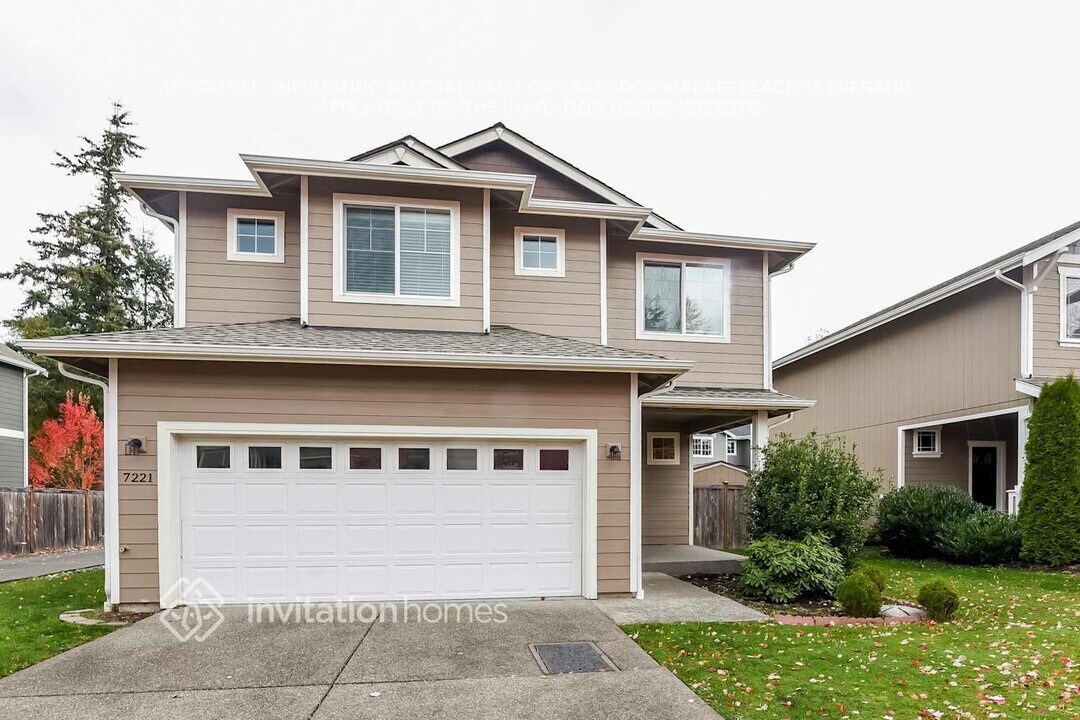 7221 187th St Ct E in Puyallup, WA - Building Photo