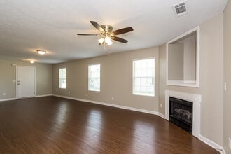 465 Cathedral Dr in Mcdonough, GA - Building Photo - Building Photo