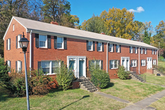 Latham Park Manor in Greensboro, NC - Building Photo - Building Photo