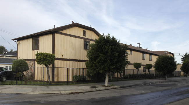 501 W Williamson Ave in Fullerton, CA - Building Photo - Building Photo