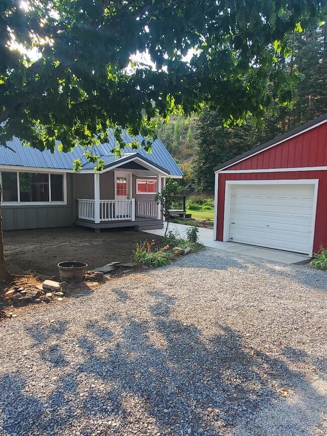 property at 270 N Bank Rd