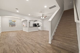 8407 Hawthorn Vly Ln in Houston, TX - Building Photo - Building Photo