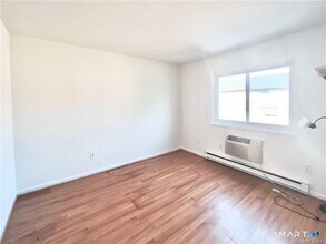 737 Cove Rd in Stamford, CT - Building Photo - Building Photo