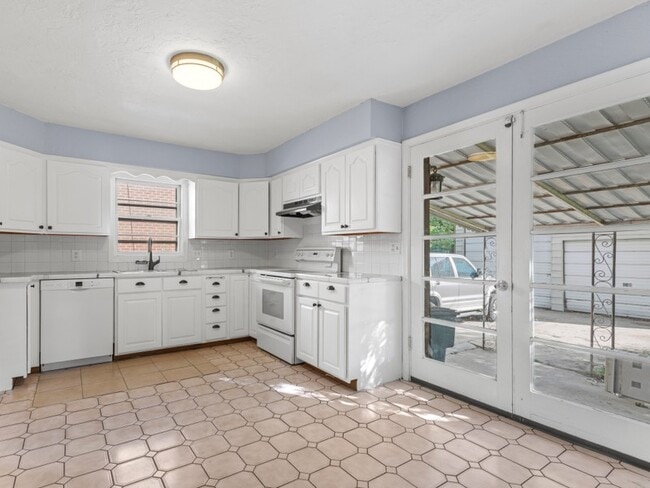 property at 1547 Cahoon St