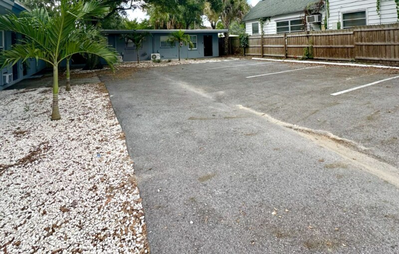115 Cleveland Ave SW in Largo, FL - Building Photo