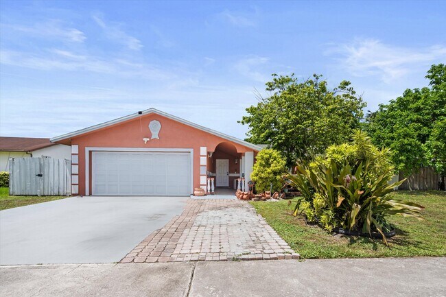 4928 Marbella Rd S in West Palm Beach, FL - Building Photo - Building Photo
