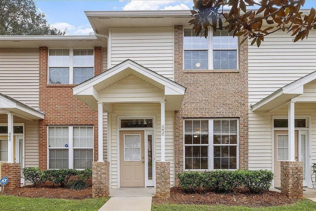 3400 Old Bainbridge Rd in Tallahassee, FL - Foto de edificio