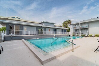 4907 W McElroy Ave in Tampa, FL - Building Photo - Building Photo