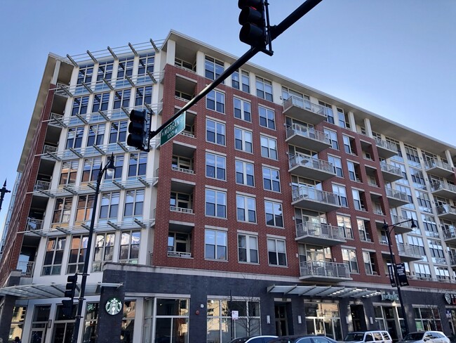 property at 1001 W Madison St