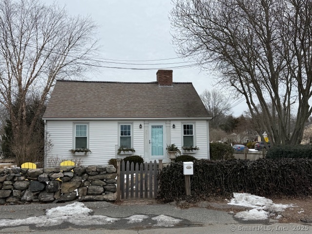 221 N Water St in Stonington, CT - Foto de edificio