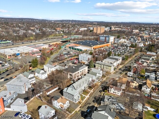 18 Charles St in Bloomfield, NJ - Building Photo - Building Photo