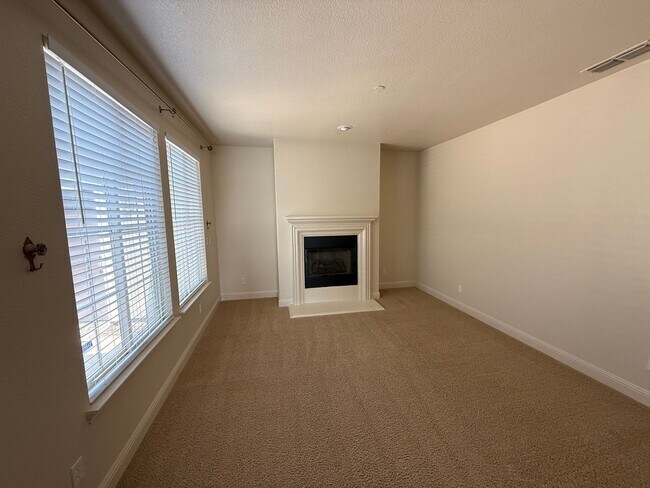 3533 Bridgeway Lakes Dr in West Sacramento, CA - Building Photo - Building Photo