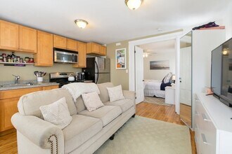 9 Auburn Ave in Somerville, MA - Building Photo - Building Photo