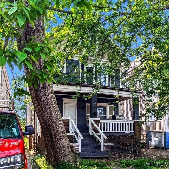 722 Hopkins St in Buffalo, NY - Building Photo - Building Photo