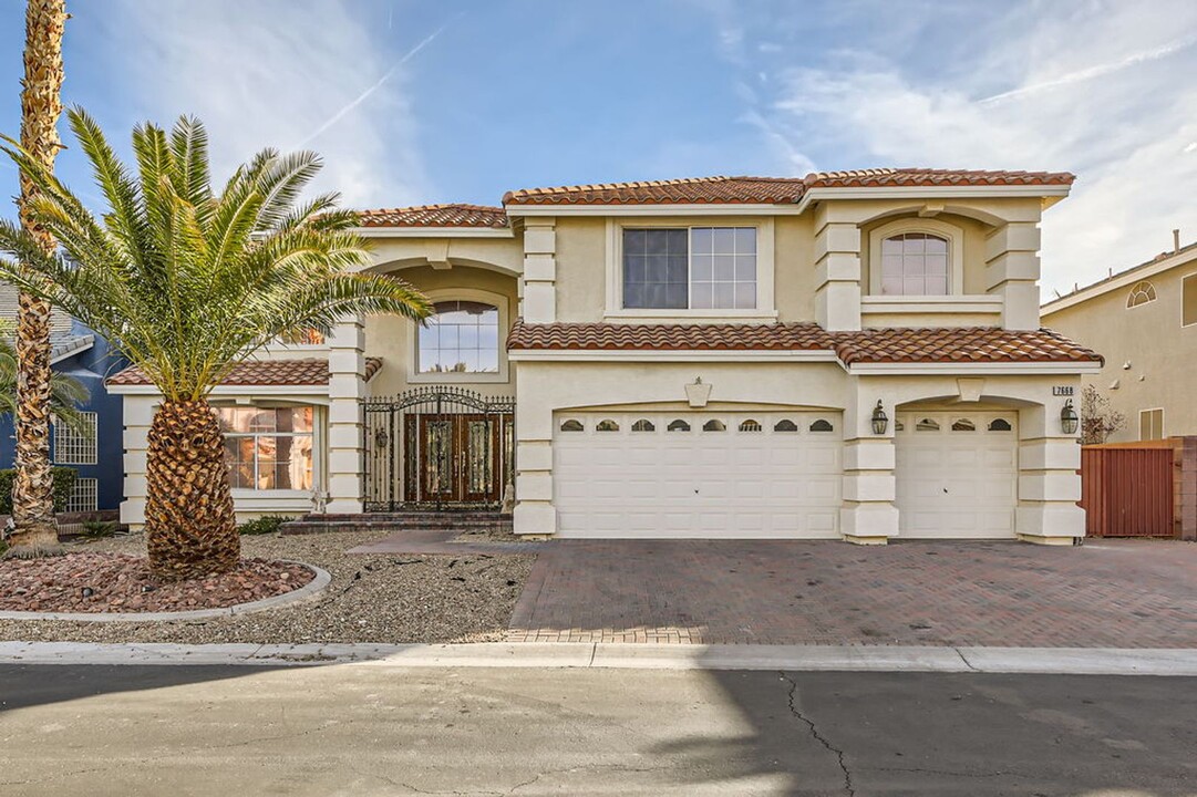 7668 Gossamer Wind St in Las Vegas, NV - Building Photo