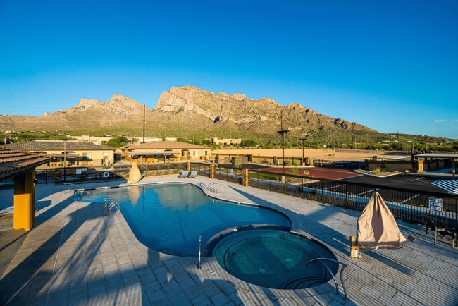 Linda Vista Luxury Rentals in Oro Valley, AZ - Building Photo - Building Photo