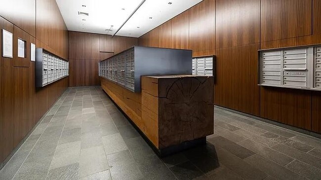 455 W 37th St in New York, NY - Building Photo - Building Photo