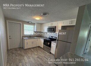 302 Colonia Ln E in Nokomis, FL - Building Photo - Building Photo