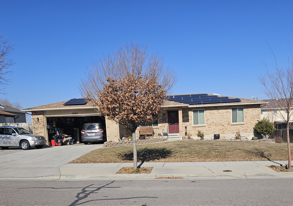 1602 W Gaylawood Cir, Unit Basement Apartment in Salt Lake City, UT - Building Photo