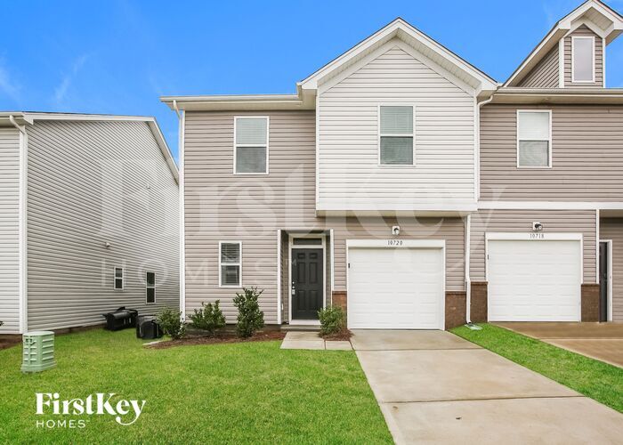 10720 Rivergate Dr NW in Huntersville, NC - Building Photo