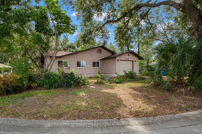 6700 Turner St N in St. Petersburg, FL - Foto de edificio - Building Photo