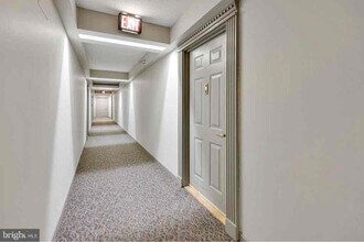 900 N Stafford St in Arlington, VA - Building Photo - Building Photo