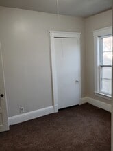 9521 Macon Ave in Cleveland, OH - Foto de edificio - Building Photo