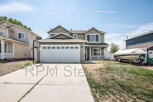 2238 Meadowlark Ln in Pueblo, CO - Building Photo