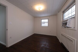 956 Jefferson Dr in Clairton, PA - Building Photo - Building Photo