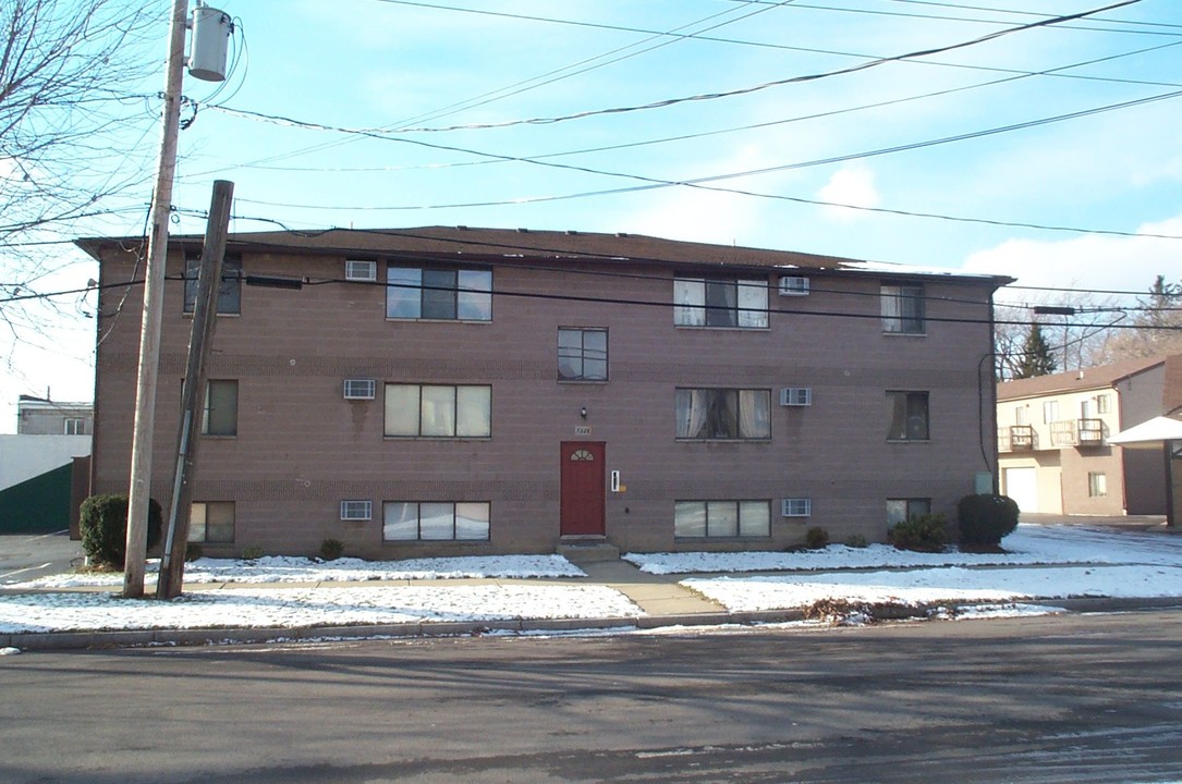 7328 Buffalo Ave in Niagara Falls, NY - Building Photo