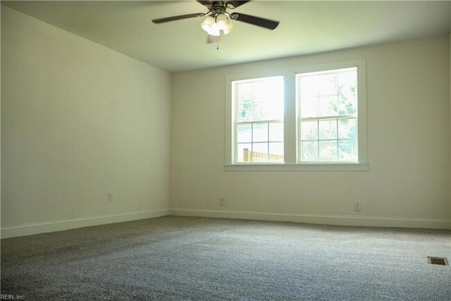 1242 26th St, Unit 242 in Newport News, VA - Building Photo - Building Photo