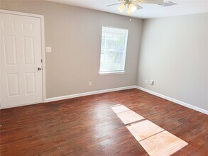 6710 England St in Houston, TX - Building Photo - Building Photo