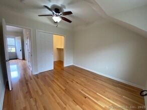 138 Twin Lakes Rd in North Branford, CT - Building Photo - Building Photo
