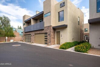 901 S Smith Rd in Tempe, AZ - Building Photo - Building Photo