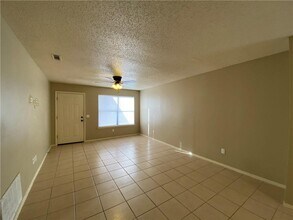 658 W Martha Dr in Fayetteville, AR - Building Photo - Building Photo