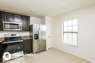 35709 Rose Moss Ave in Leesburg, FL - Foto de edificio - Building Photo