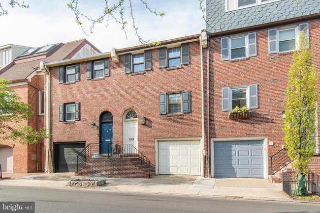 property at 815 Lombard St
