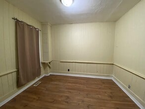 27 Paradise Rd S in Hamilton, ON - Building Photo - Building Photo