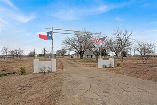2381 TX-56 in Bonham, TX - Building Photo